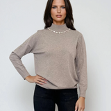 Pulover cu colier decorativ din perle si paiete gri