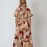 Rochie lunga cu volan centura in talie si print floral beige