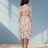 Rochie vaporoasă din voal cu guler tip cămașă și print floral crem