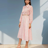 Rochie cu print dungi și flori și curea roz