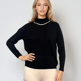 Pulover cu colier decorativ din perle si paiete negru