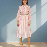 Rochie cu print dungi și flori și curea roz