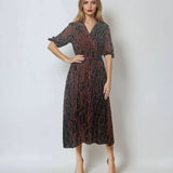 Rochie lungă vaporoasă din voal cu print floral negru