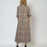 Rochie lungă din bumbac cu print geometric și mânecă 3/4 beige