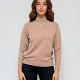 Pulover cu colier decorativ din perle si paiete beige