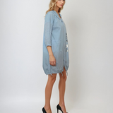 Rochie scurtă tip hanorac cu glugă croșetată și print floral bleu