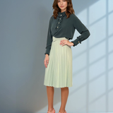 Bluză din voal cu volane la guler și mâneci verde