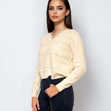 Pulover cu strasuri la decolteu alb