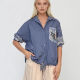 Bluză din bumbac cu dantelă florală la mâneci albastru-jeans