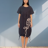 Rochie midi din bumbac cu trandafir croșetat negru-alb