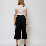 Pantaloni 3/4 din in cu broderie florală și buzunare negru