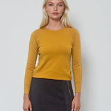 Pulover călduros cu guler rotund mustar