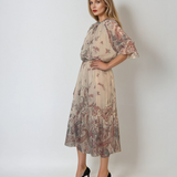 Rochie lungă din voal fluid cu volan jos și print floral alb