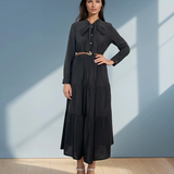 Rochie lungă cu legătură la guler și curea negru