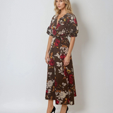 Rochie lunga parte peste parte print floral cu broșă maro