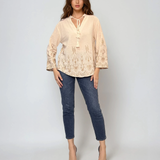 Bluză tip ie din bumbac cu broderie aurie și mânecă lungă crem