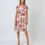 Rochie cu cordon în talie și print floral ciclam