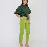 Pantaloni stretch cu nasturi decorativi vernil