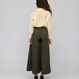 Cămașă din vâscoză cu pense la mâneci și croială lejeră galben