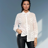 Bluză cu broderie în relief alb