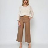Pantaloni vaporoși cu buzunare și curea beige