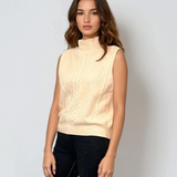 Vestă pe gât cu nasturi decorativi crem