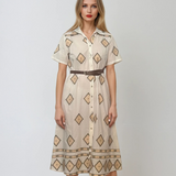 Rochie lungă din bumbac cu broderie geometrică și curea alb