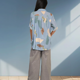 Cămașă lejeră asimetrică cu print bleu