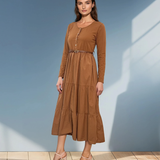 Rochie lungă cu bust din bumbac și curea în talie maro