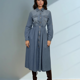 Rochie jeans lunga cu buzunare piept și curea albastru-jeans