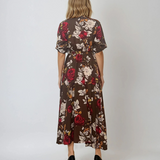 Rochie lunga parte peste parte print floral cu broșă maro