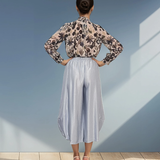 Bluză plisată cu print floral și mânecă lungă bleumarin