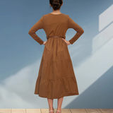 Rochie lungă cu bust din bumbac și curea în talie maro