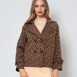 Jachetă scurtă cu nasturi mari ?i imprimeu animal-print