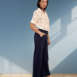 Cămașă cu legătură și print căței alb