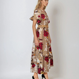 Rochie lunga cu volan centura in talie si print floral beige