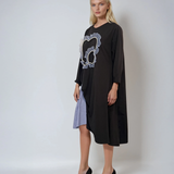 Rochie lungă albastru din bumbac cu inserție și floare din organza cu perle albastru