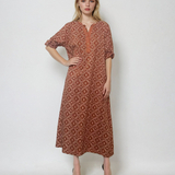 Rochie din bumbac cu print geometric și paiete la guler caramiziu