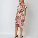 Rochie cu cordon în talie și print floral ciclam