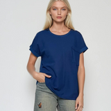 Tricou din in cu buzunar pe partea stângă albastru