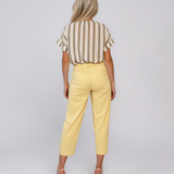 Pantaloni cu dungi și nasturi decorativi galben