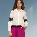 Cămașă din bumbac cu dantelă la tiv și mâneci alb