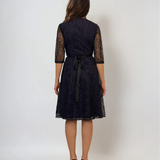 Rochie midi mov cu mâneci 3/4 din dantelă, elegantă pentru evenimente mov