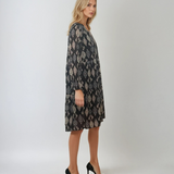 Rochie midi lejeră cu print și decolteu în V neagră