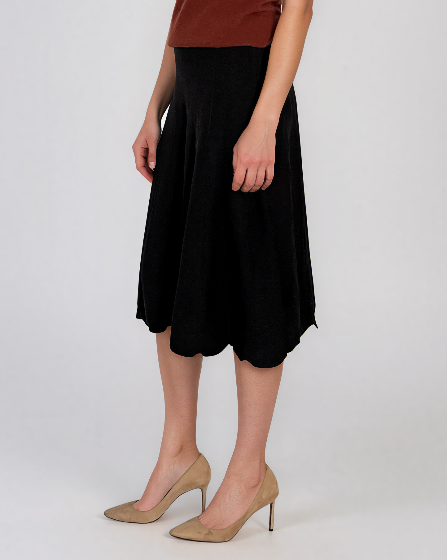 Fustă midi evazată din tricot negru PN139