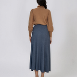 Fustă midi plisată din tricot fin albastru DY740