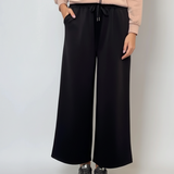 Fustă pantalon cu buzunare și șnur negru 