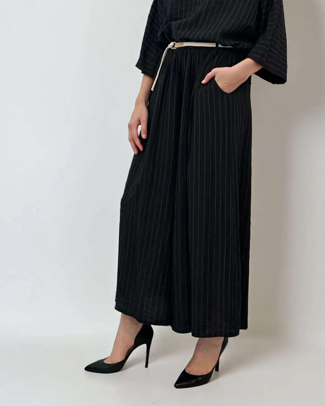 Fustă pantalon largă din in cu dungi negru 
