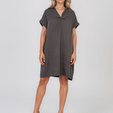Rochie casual cu nod în piept și buzunare gri/dark