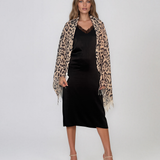 Şal cu imprimeu leopard şi franjuri beige